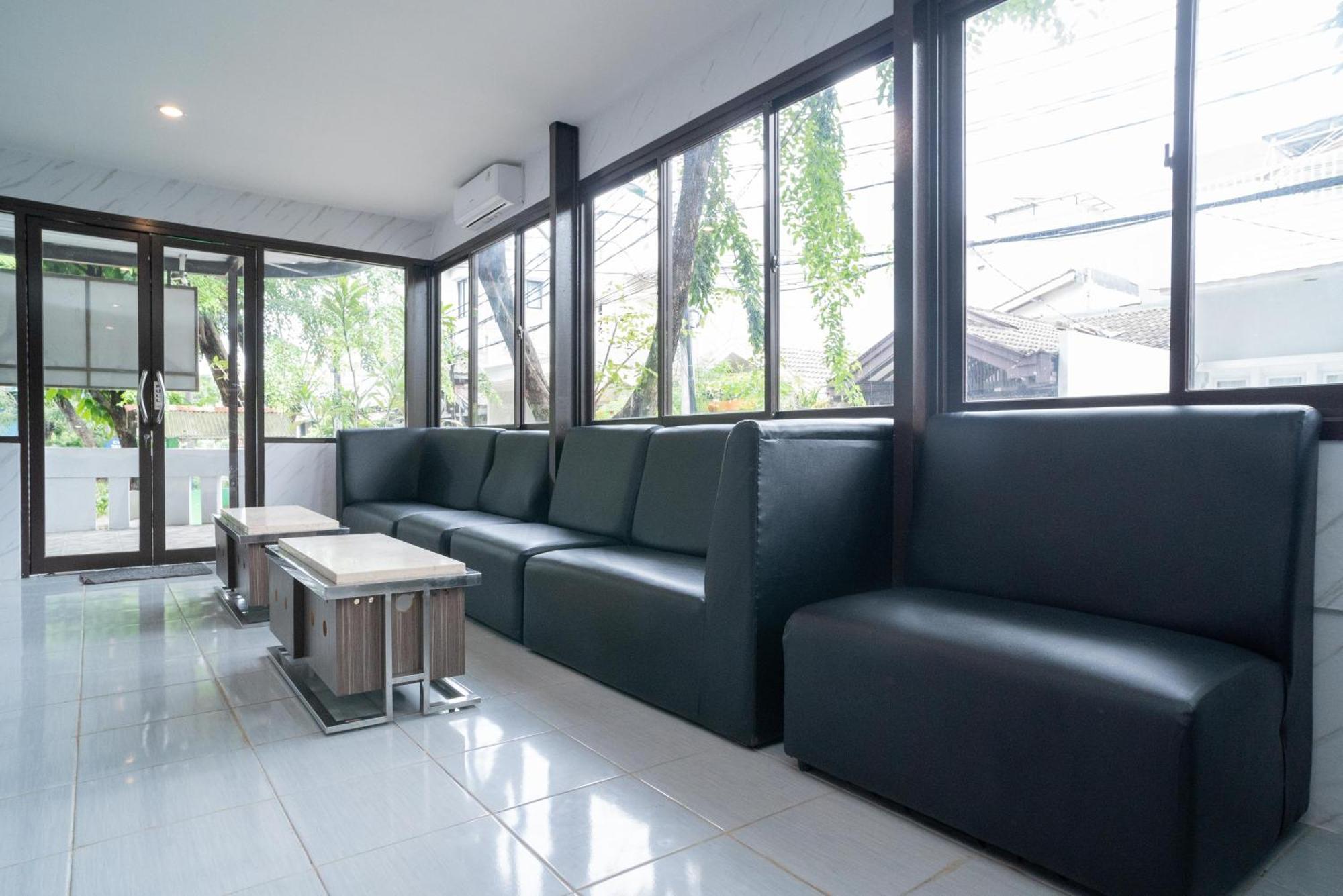 Reddoorz Plus Near Itc Cempaka Mas 2 Τζακάρτα Εξωτερικό φωτογραφία